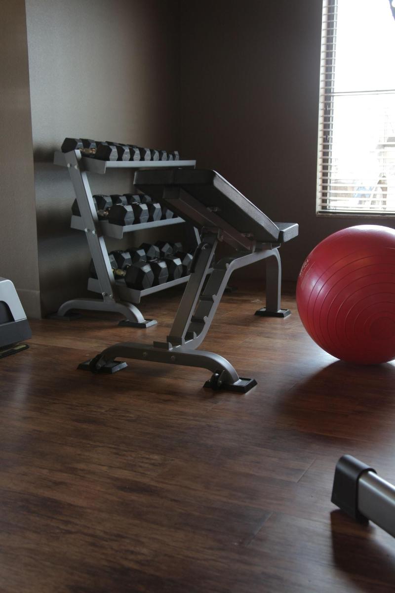 Teddy S Residential Suites Watford City image