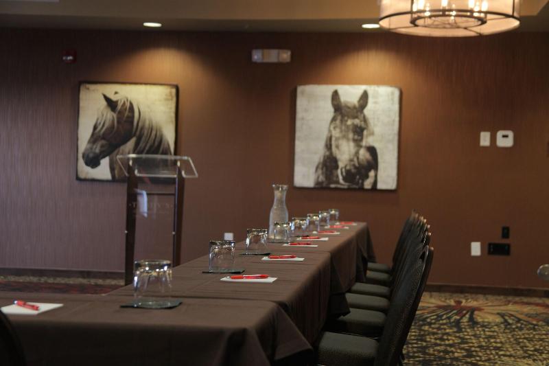 Teddy S Residential Suites Watford City image