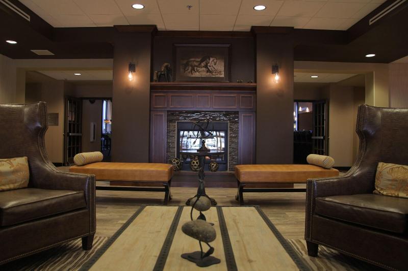 Teddy S Residential Suites Watford City image