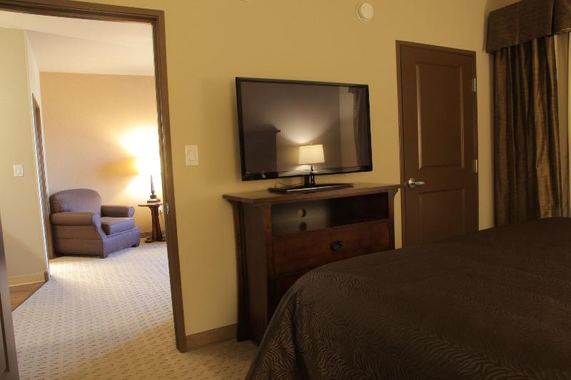 Teddy S Residential Suites Watford City image