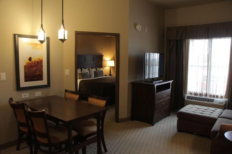 Teddy S Residential Suites Watford City image