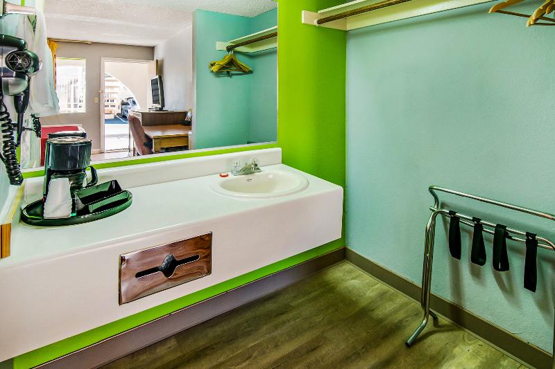 Hotel Europa Ridgecrest image