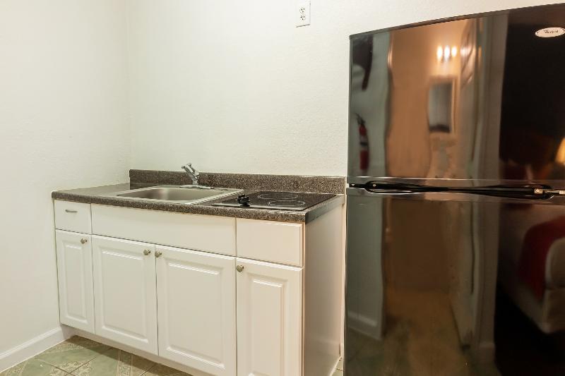 OYO Garden Inn and Suites Pearsall I-35 East image
