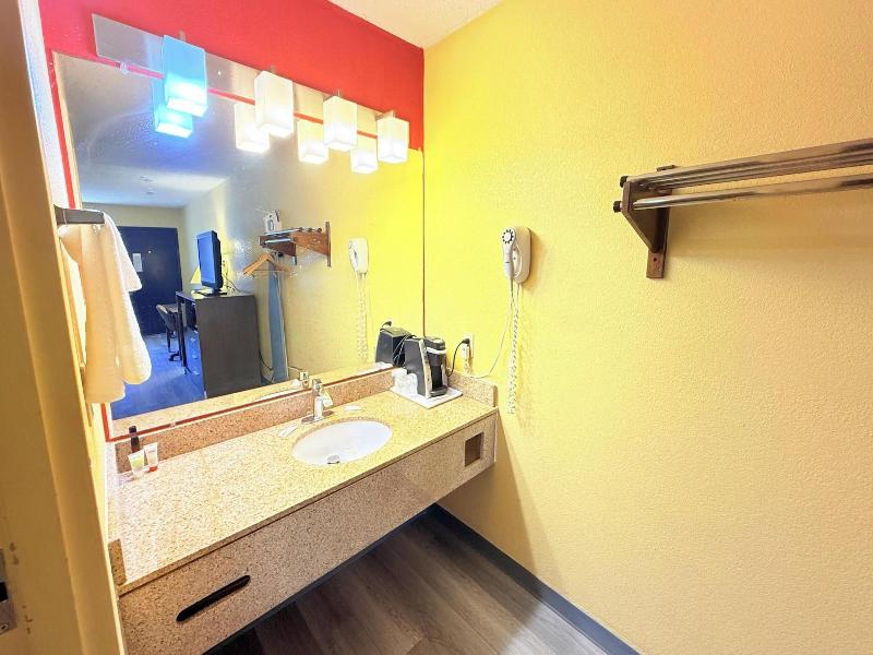 OYO Hotel Williamston image