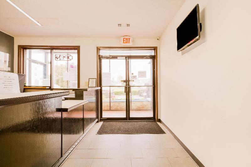 OYO Hotel St. Louis Lambert Airport