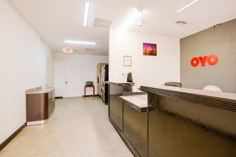 OYO Hotel St. Louis Lambert Airport