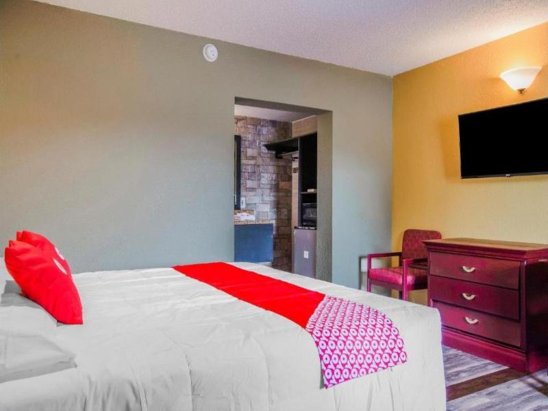 OYO Superior Budget Inn Bartow image