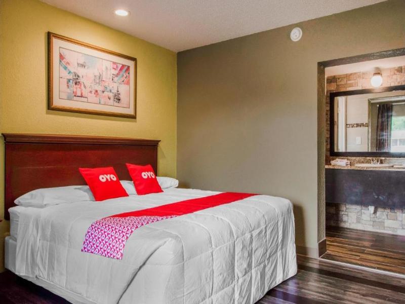 OYO Superior Budget Inn Bartow image