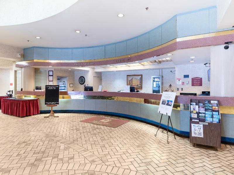 Lobby & Reception