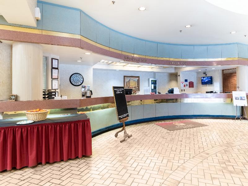 Lobby & Reception