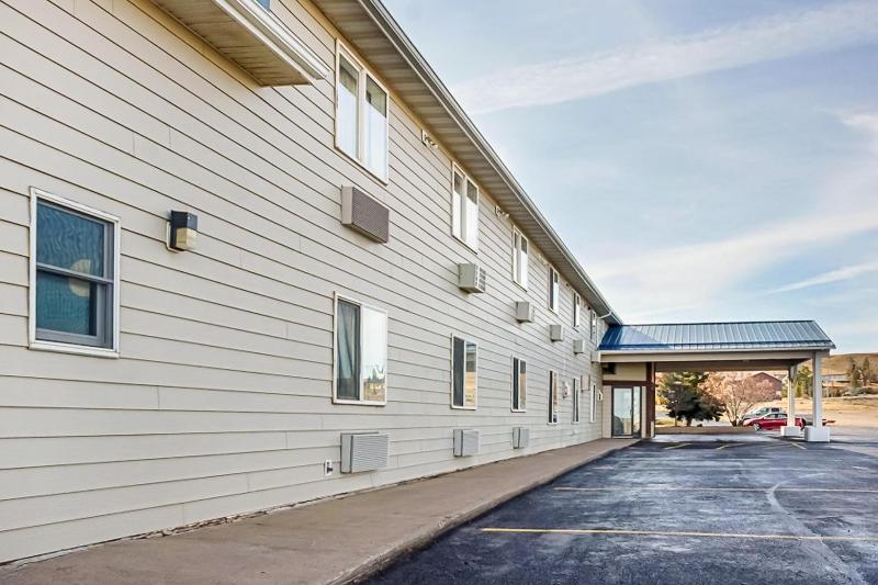 OYO Hotel Shelby MT Hwy 2 and I-15 image