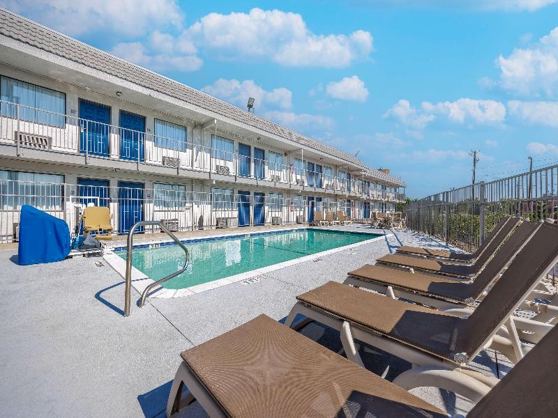 Hotel Fort Worth East Gateway Ball Park image