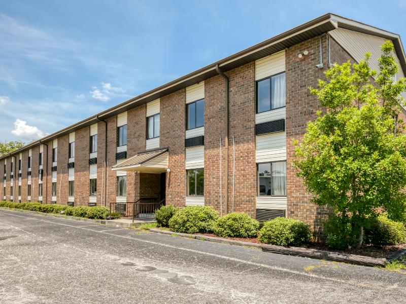 Hotel Darlington Raceway image