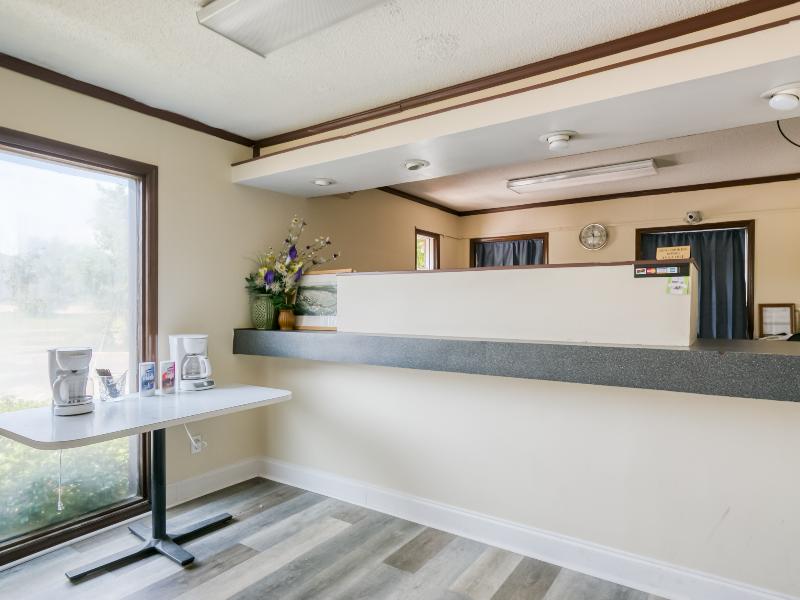 Hotel Darlington Raceway image