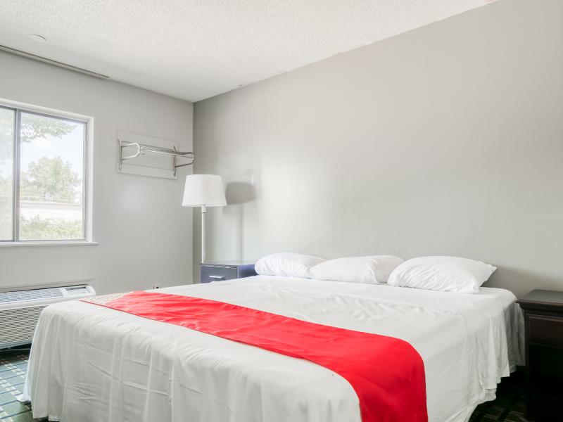 Hotel Darlington Raceway image