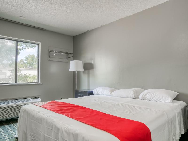 Hotel Darlington Raceway image
