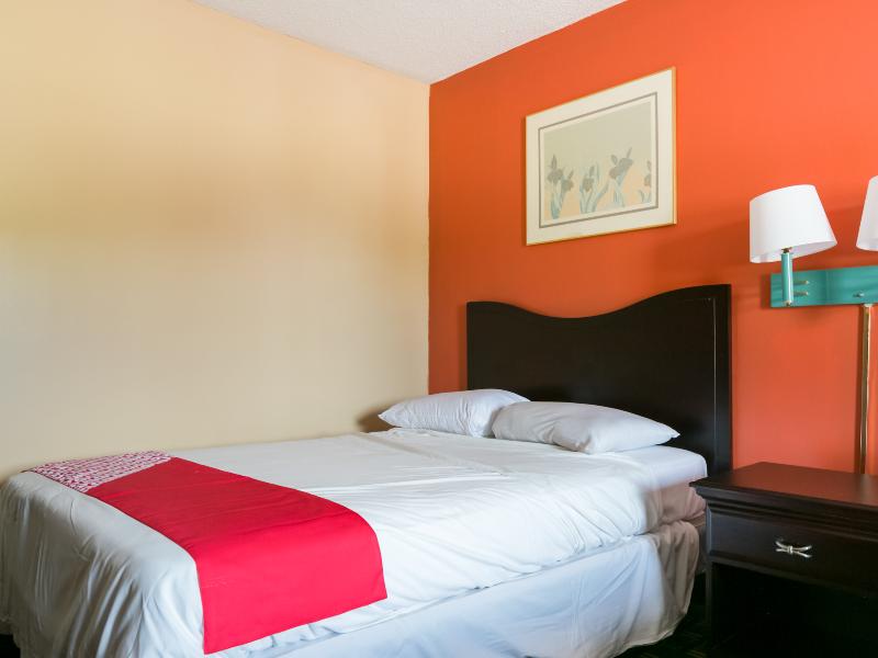 Hotel Darlington Raceway image