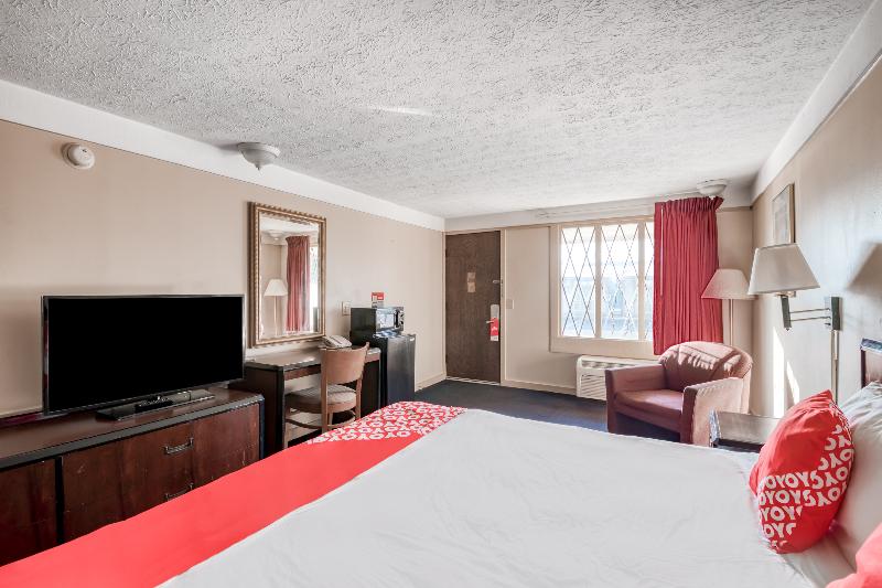 Hotel Wadsworth OH I-76 image