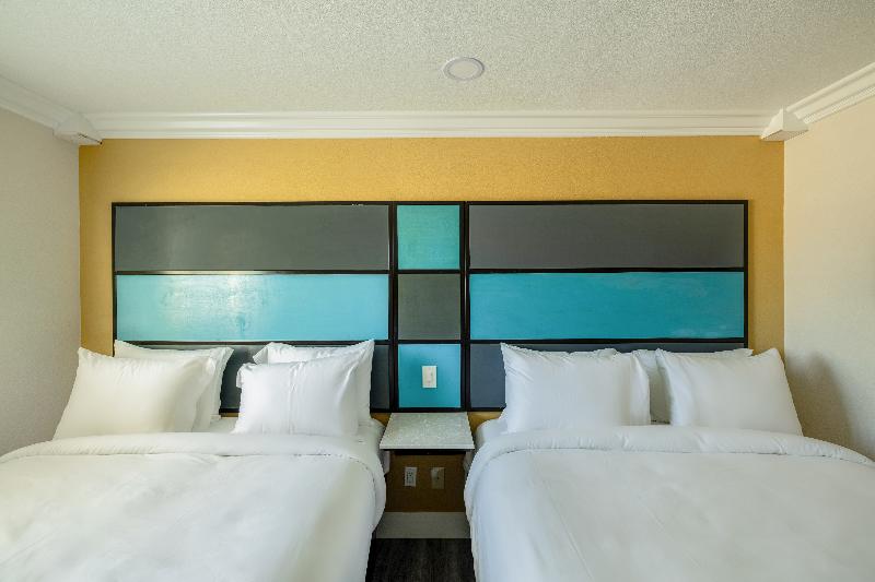Hotel Avenida Victorville I 15 image