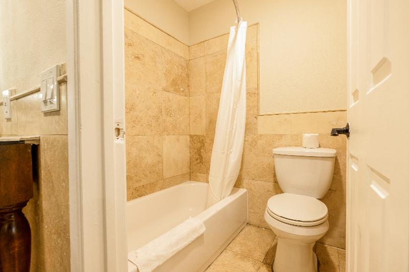Hotel Avenida Victorville I 15 image