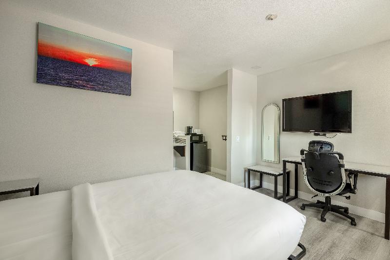 Hotel Avenida Victorville I 15 image