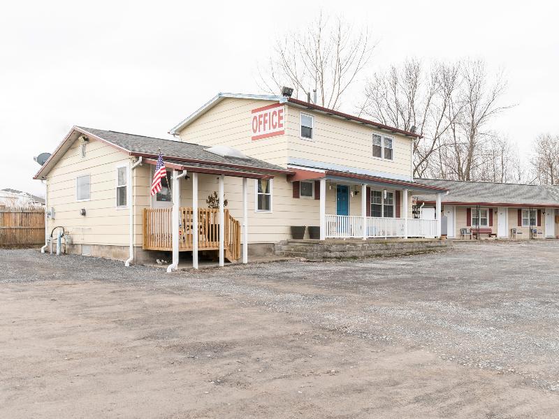 OYO Hotel Starlite Seneca Falls image