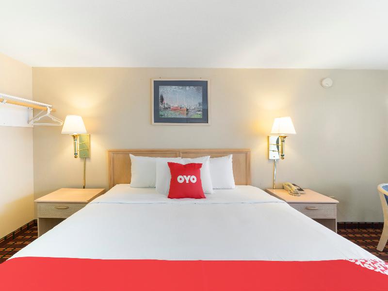 OYO Hotel Starlite Seneca Falls image