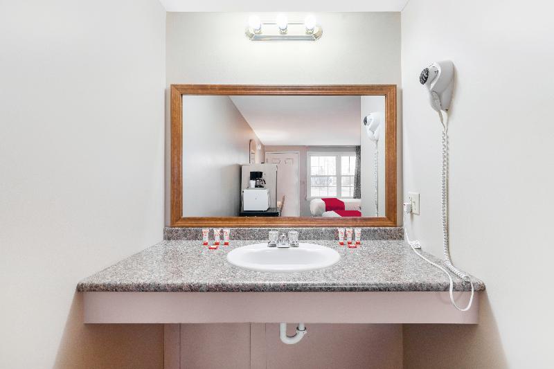 OYO Hotel Starlite Seneca Falls image