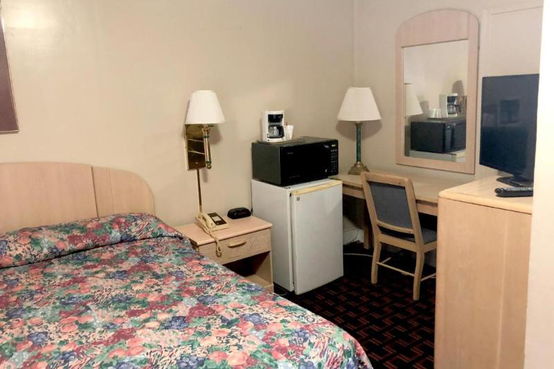 OYO Hotel Starlite Seneca Falls image