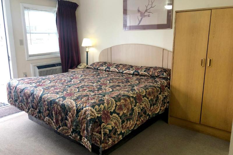 OYO Hotel Starlite Seneca Falls image