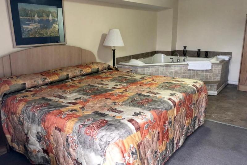 OYO Hotel Starlite Seneca Falls image