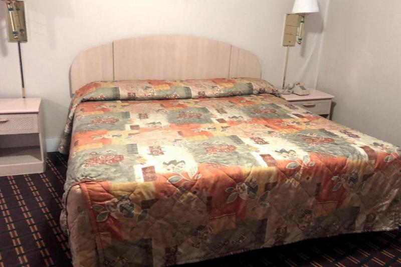 OYO Hotel Starlite Seneca Falls image