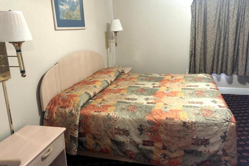 OYO Hotel Starlite Seneca Falls image