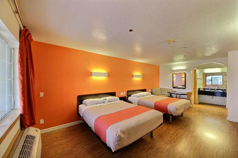 Motel 6 Edinburg image