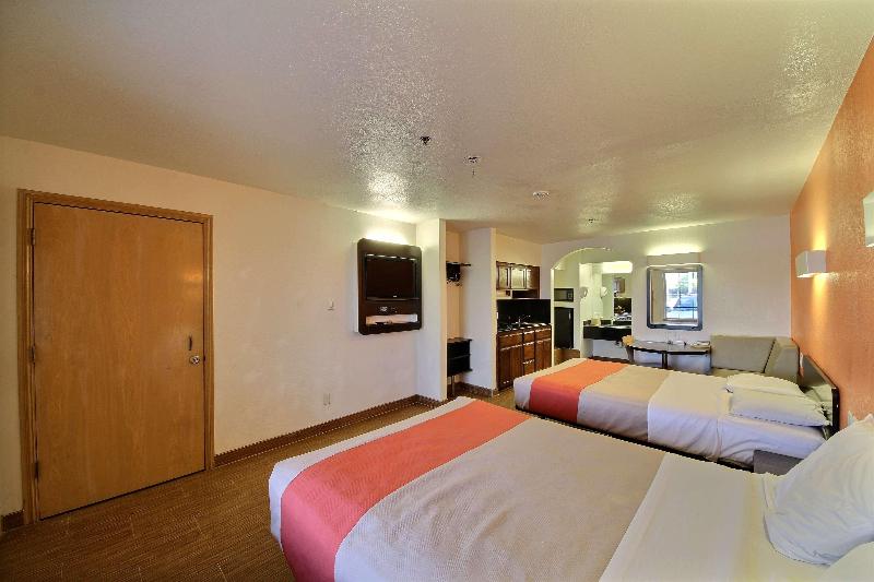Motel 6 Edinburg image
