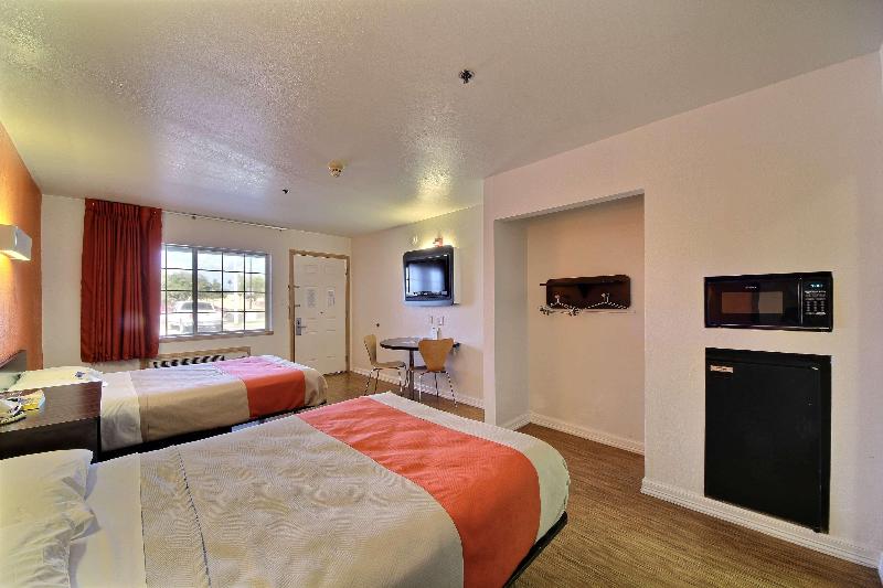 Motel 6 Edinburg image
