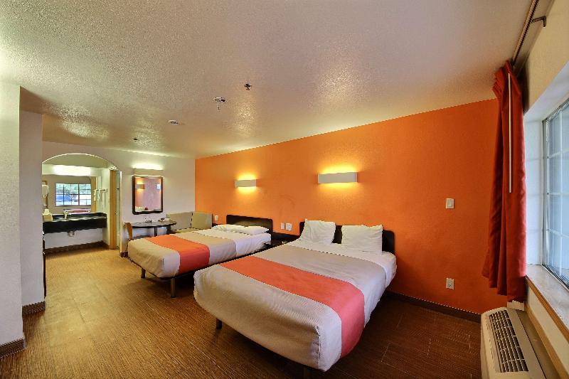 Motel 6 Edinburg image