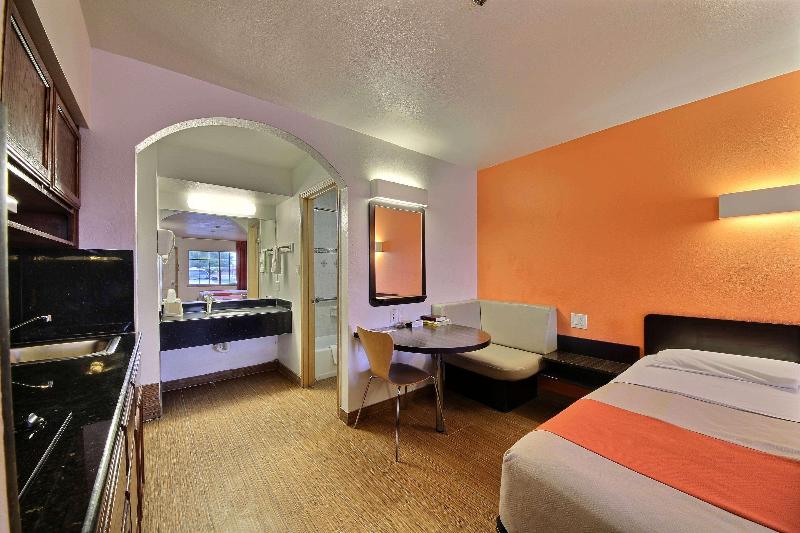 Motel 6 Edinburg image