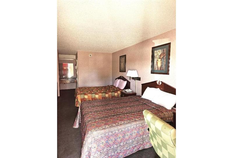 Oyo Hotel East Macon I-75 image