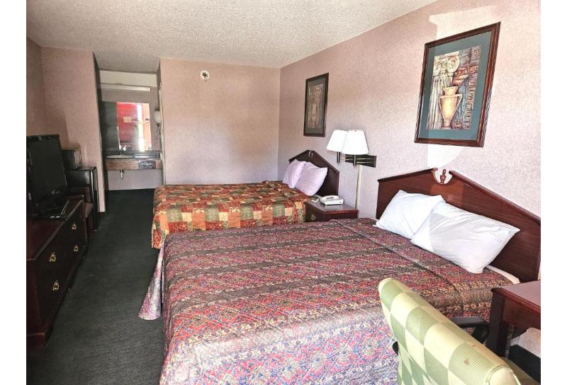 Oyo Hotel East Macon I-75 image