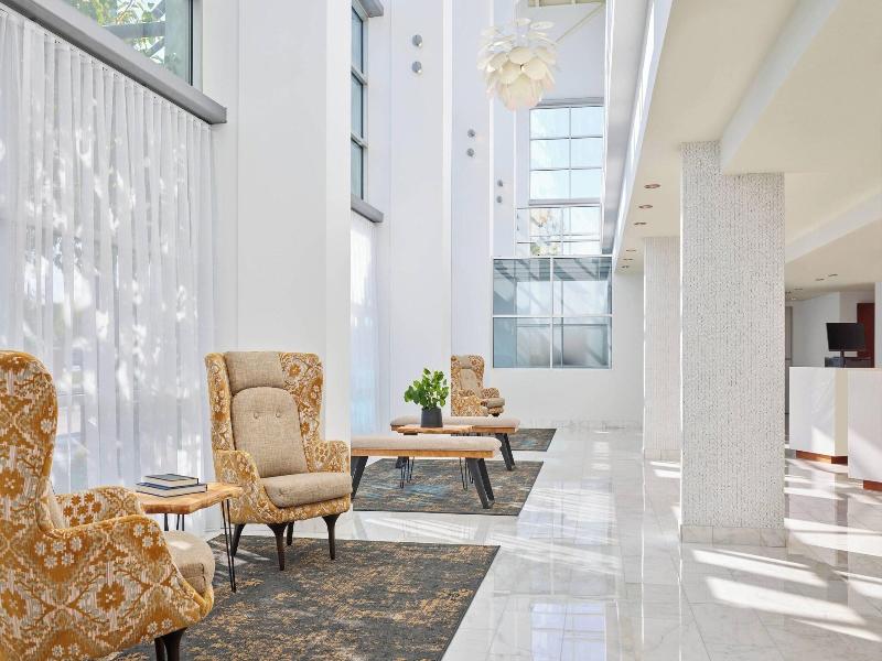 Delta Hotels By Marriott Milwaukee Northwest image