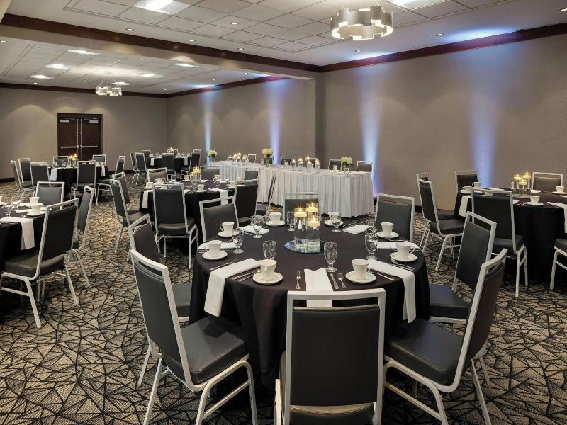 Delta Hotels By Marriott Milwaukee Northwest image