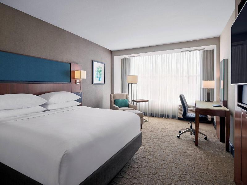 Delta Hotels By Marriott Milwaukee Northwest image