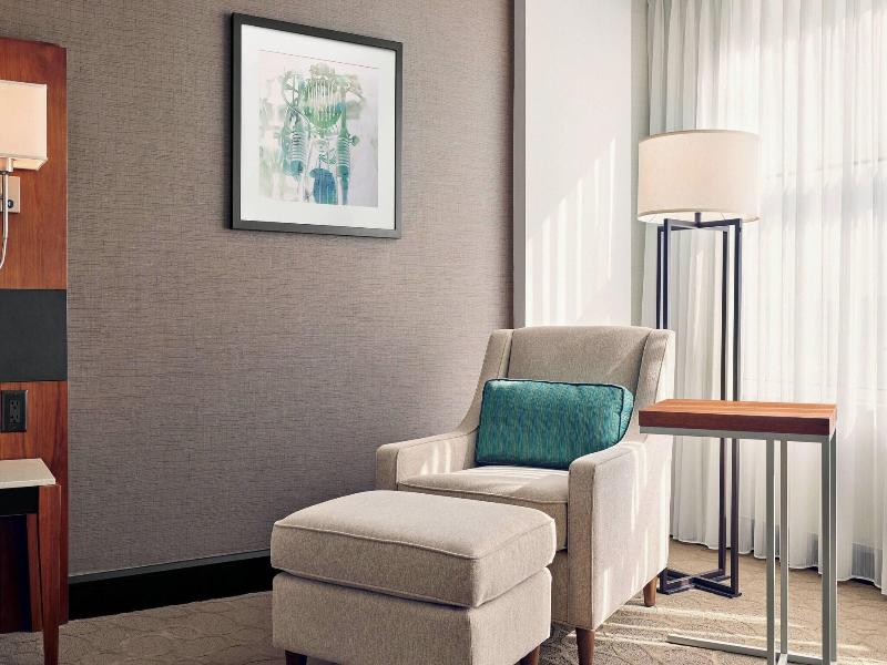 Delta Hotels By Marriott Milwaukee Northwest image