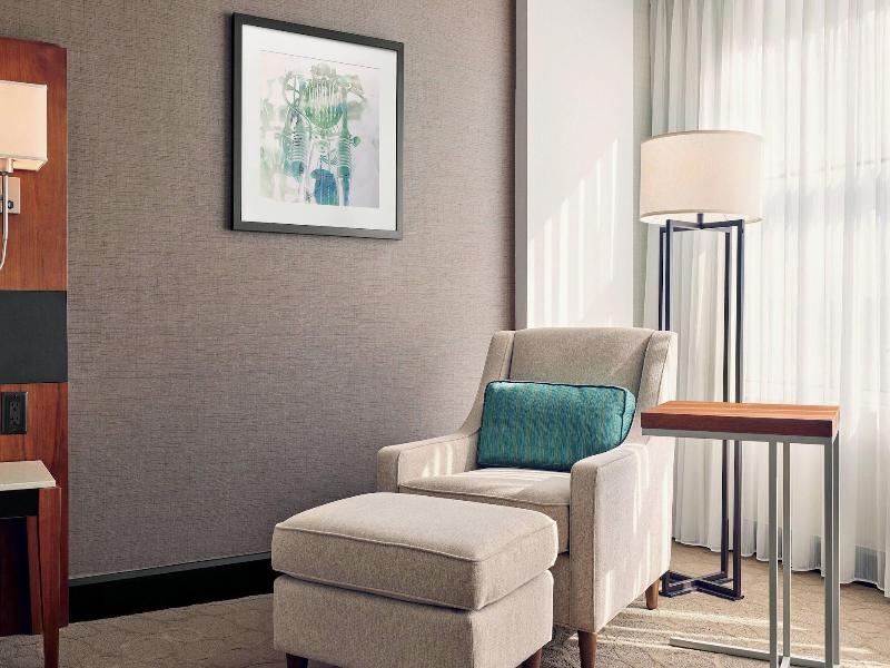 Delta Hotels By Marriott Milwaukee Northwest image