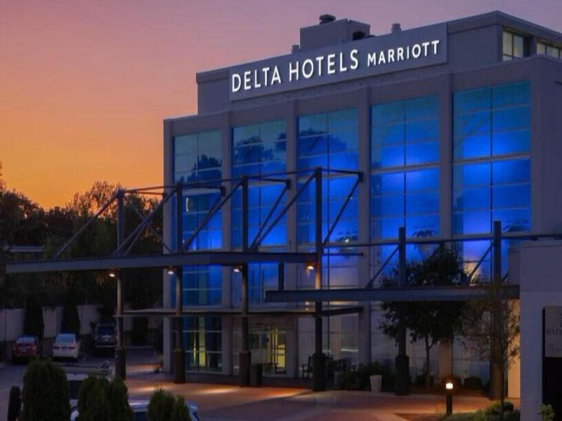 Delta Hotels By Marriott Milwaukee Northwest image