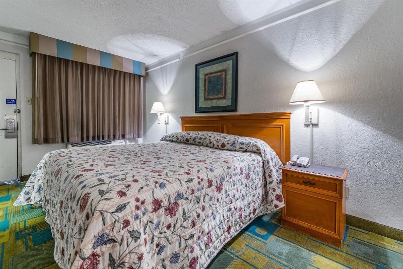 Motel 6 Monroe La image