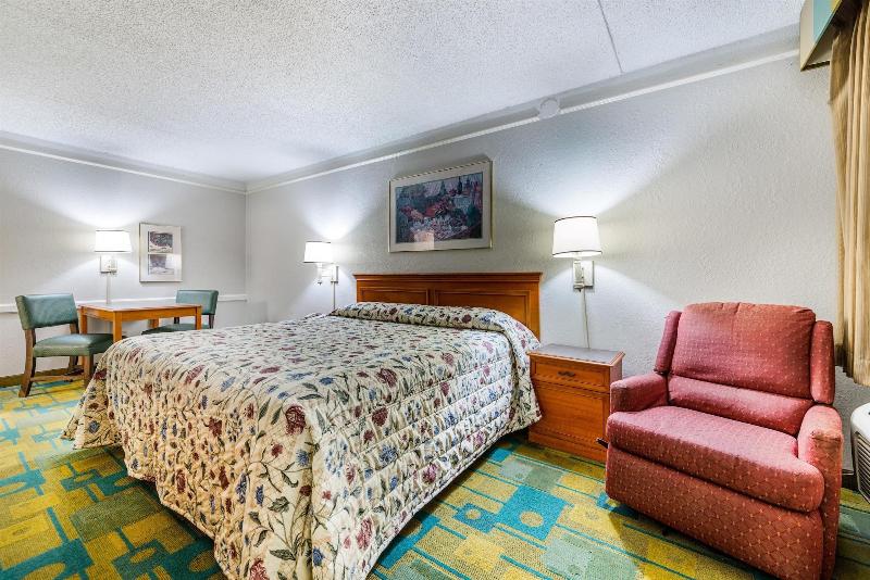 Motel 6 Monroe La image
