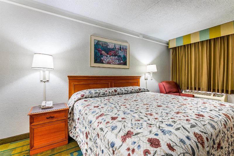 Motel 6 Monroe La image