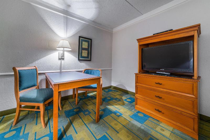 Motel 6 Monroe La image